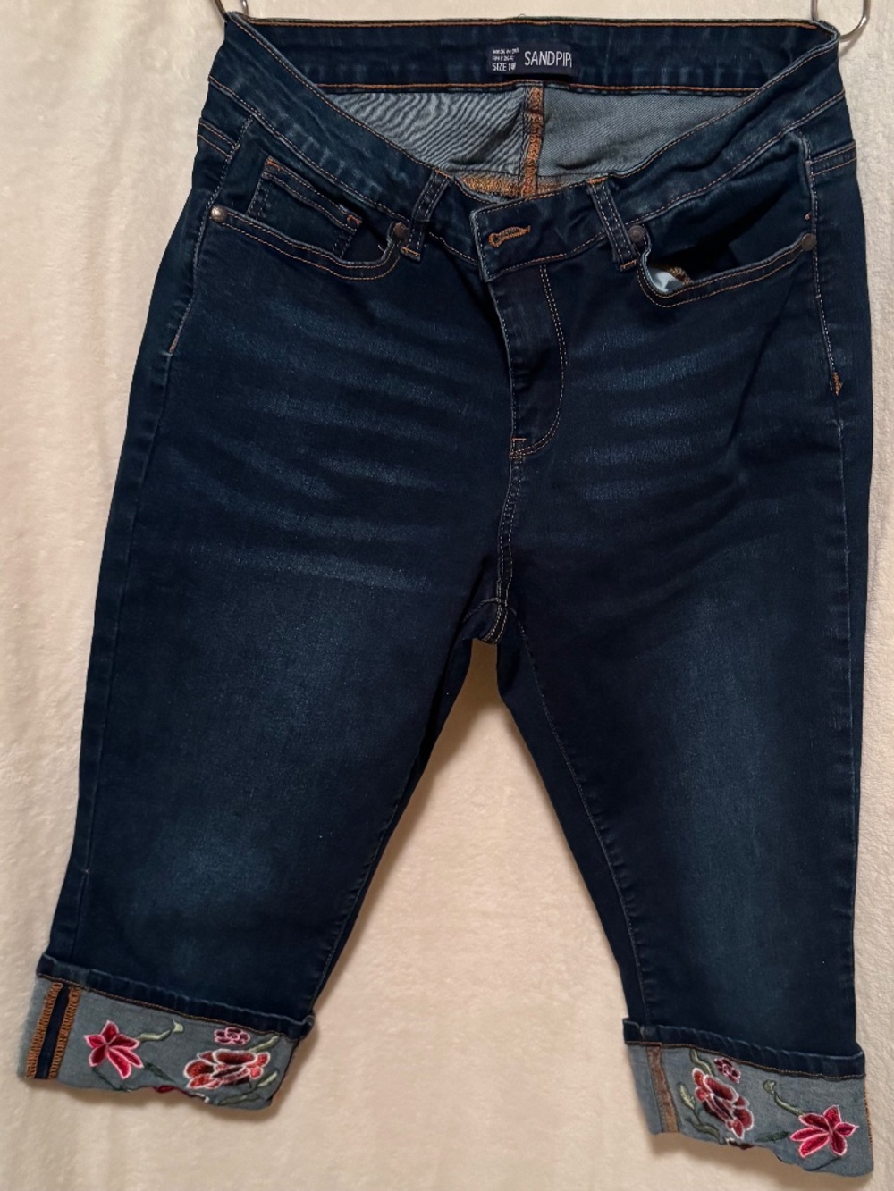 Sandpiper Embroidered Denim Capri Jeans Women’s Size 14W Floral Cuffs